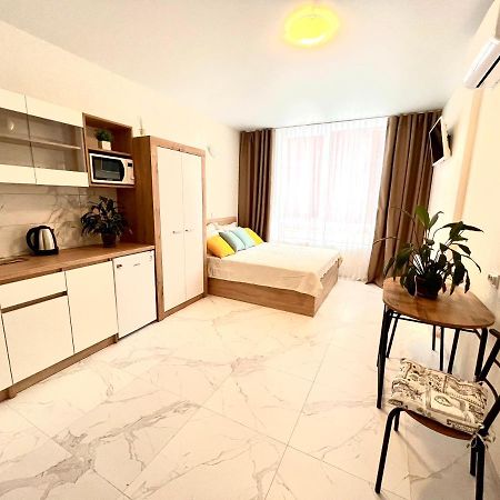 Osapart Hotel In A Complex Semycvit 2 Львів Екстер'єр фото